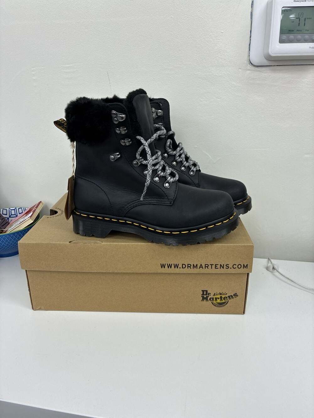 Dr. Martens 1460 Serena Collar Black Faux Fur Lined Combat Boots Size US 6